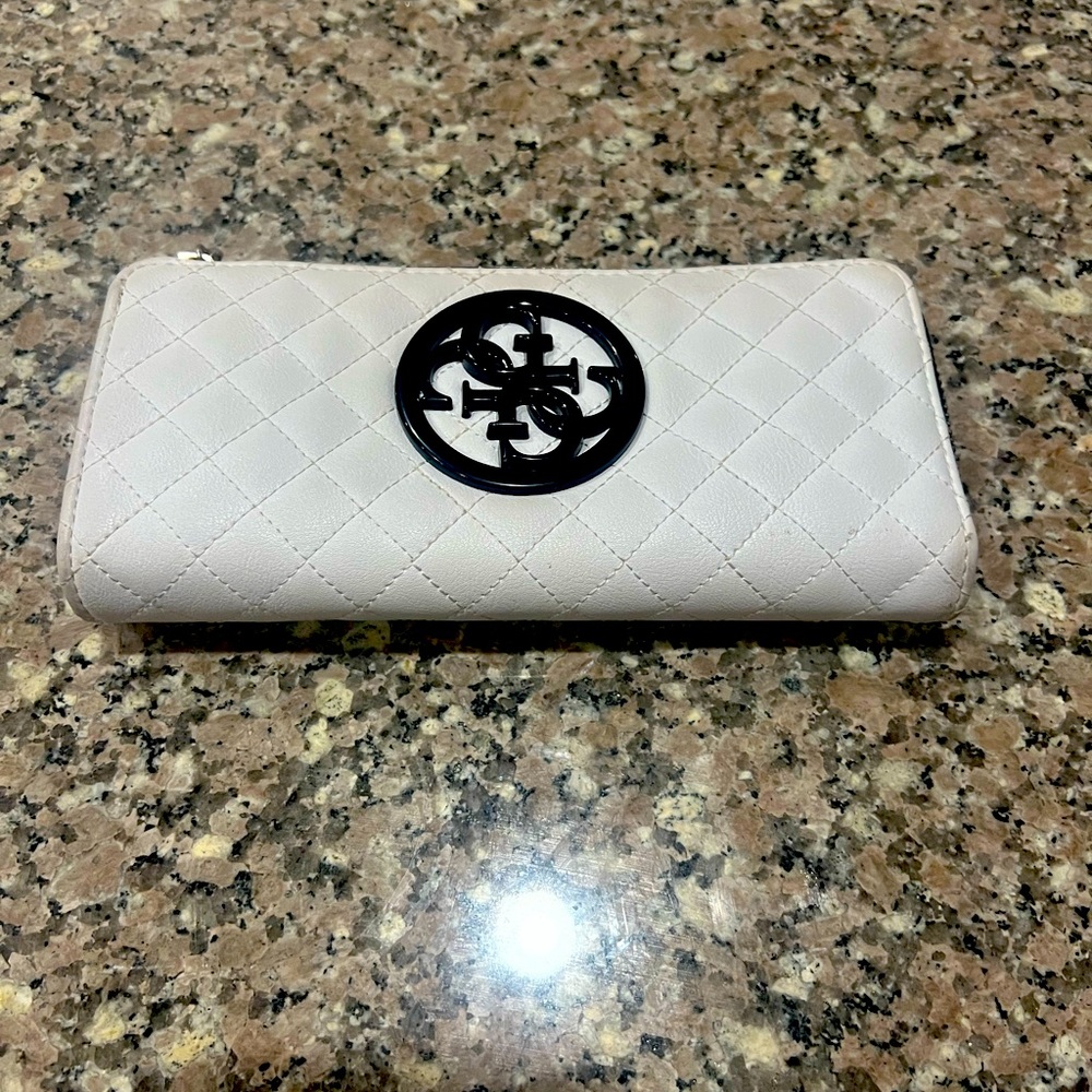 GUESS Women’s Quilted Wallet